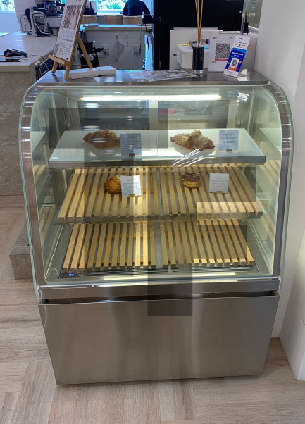 Curved Glass Cake Display Showcase